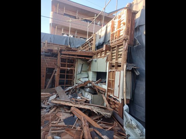 木造2階建て解体工事(東京都江戸川区南小岩)工事中の様子です。